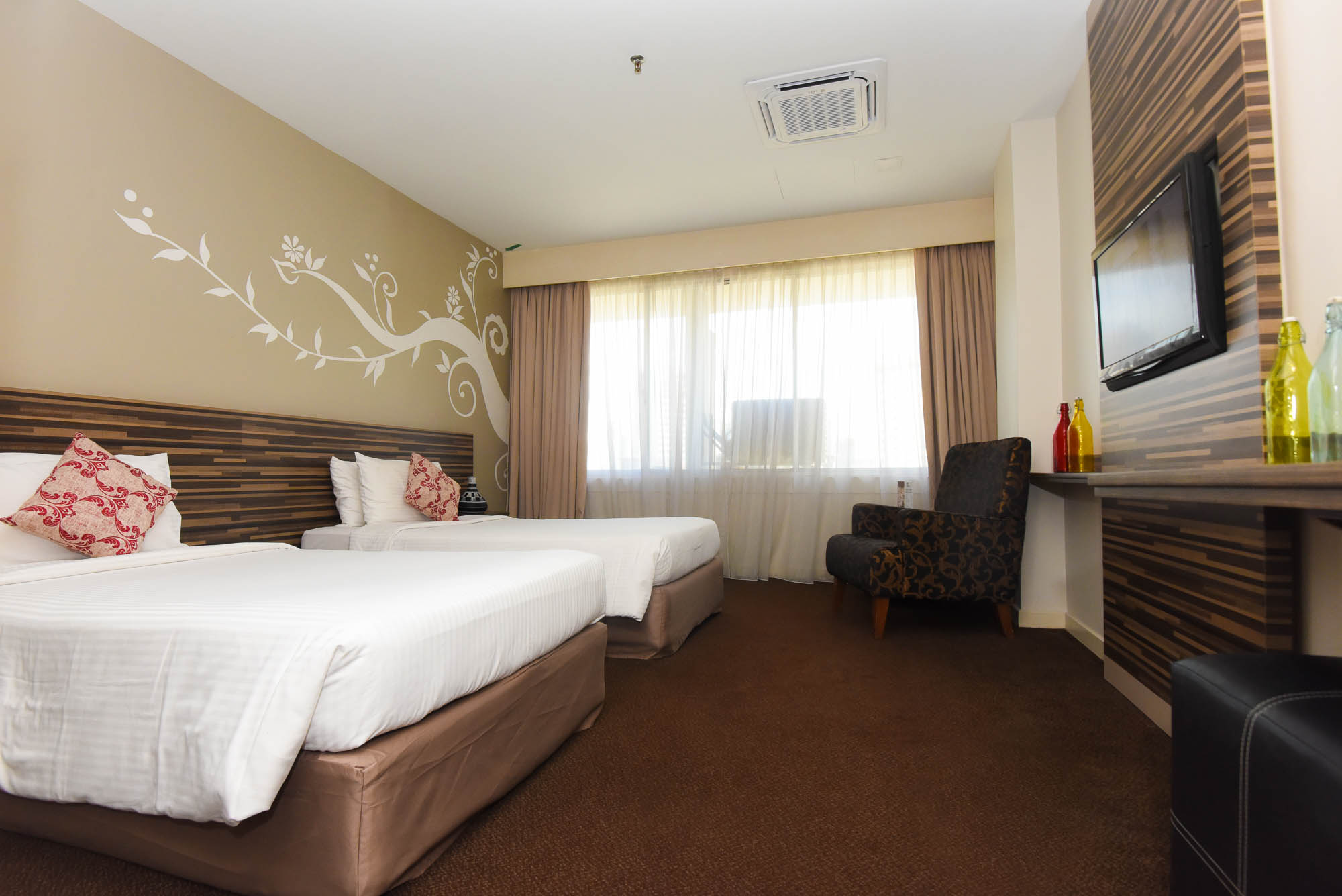 The Superior Twin room is designed to cater the needs of many with the comfortable twin beds, satellite television, complimentary WiFi, in-room safe and many more. Kick back and relax in this room for two. Dental kit, hair dryer and ironing facilities are available upon request.